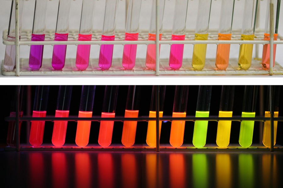 Fluoreszierende Farben